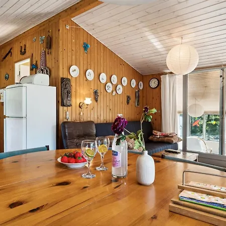 Srebrenka - 350m From The Sea By Interhome Vester Somarken